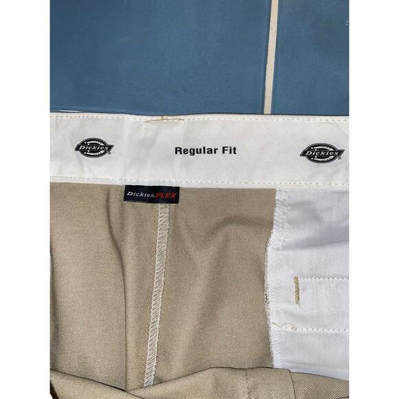 Dickies Tan cargo shorts 5 pockets Size 44 mens - Picture 5 of 6